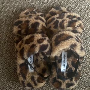 Steve Madden slippers size 8